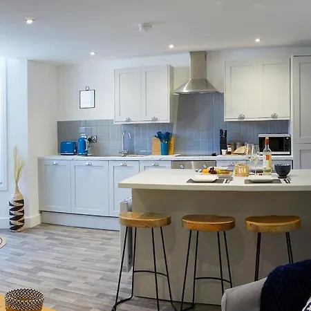 The Hideaway @ Empire 39, Town Centre Location, Close To Train Station- Yorkshire Coast Holiday Lets. Apartman *