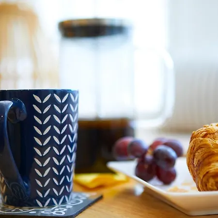 The Hideaway @ Empire 39, Town Centre Location, Close To Train Station- Yorkshire Coast Holiday Lets. Scarborough