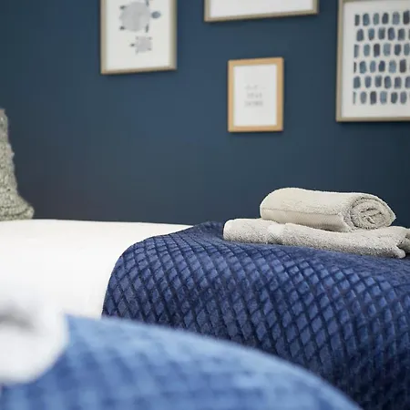 Apartament The Hideaway @ Empire 39, Town Centre Location, Close To Train Station- Yorkshire Coast Holiday Lets.