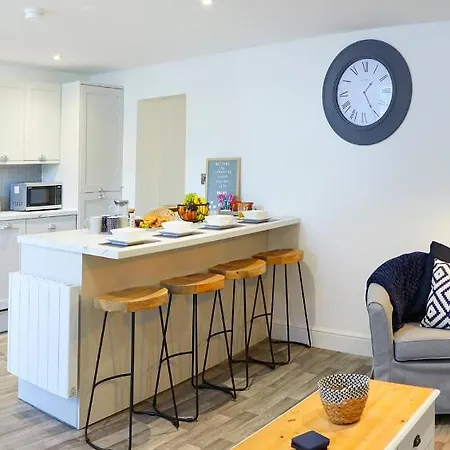 The Hideaway @ Empire 39, Town Centre Location, Close To Train Station- Yorkshire Coast Holiday Lets. Apartament Scarborough