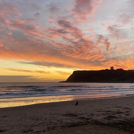 The Hideaway @ Empire 39, Town Centre Location, Close To Train Station- Yorkshire Coast Holiday Lets. Apartament