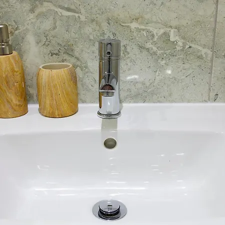 The Hideaway @ Empire 39, Town Centre Location, Close To Train Station- Yorkshire Coast Holiday Lets. Apartman