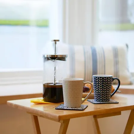 Apartman The Hideaway @ Empire 39, Town Centre Location, Close To Train Station- Yorkshire Coast Holiday Lets. Scarborough