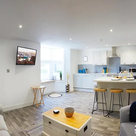 The Hideaway @ Empire 39, Town Centre Location, Close To Train Station- Yorkshire Coast Holiday Lets. Apartman *